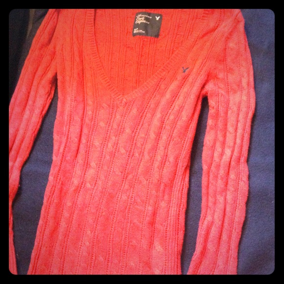 REDUCED---Small American Eagle knit V-neck sweater