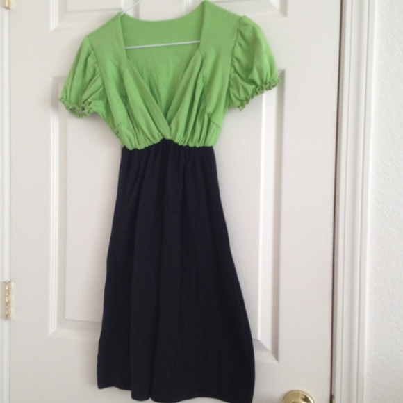 Green apple/black summer dress. Brand new