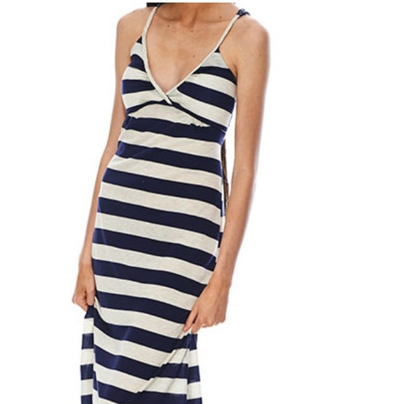 ❌BUNDLED❌. 🌸BEAUTIFUL STRIPE CROCHET HI LOW DRESS - Picture 2 of 4