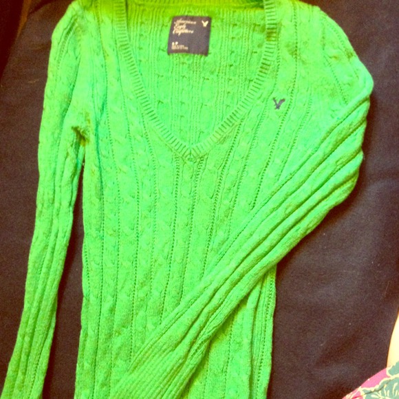 REDUCED--Green American Eagle small knit sweater