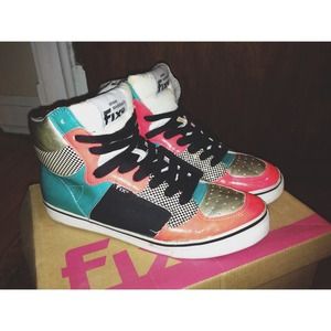 Steve Madden's Fix sneaker