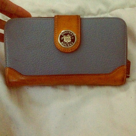 Dooney and bourke wallet