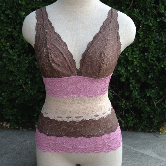 ❓GUESS❓Lace Stretch Top