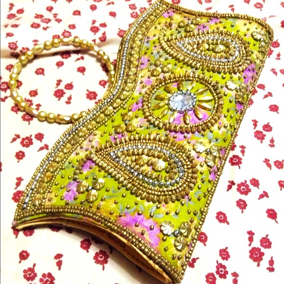 Handbags - Lime green and pink handbag!!! Pretty 😍🍀🌷💐