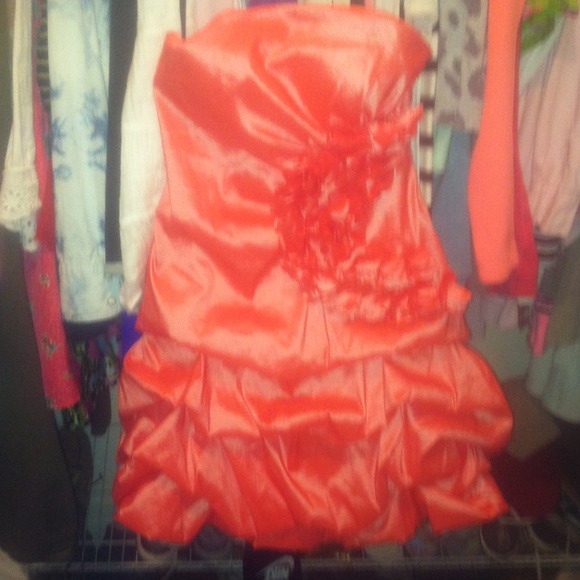 Gorgeous cocktail or homecoming dress