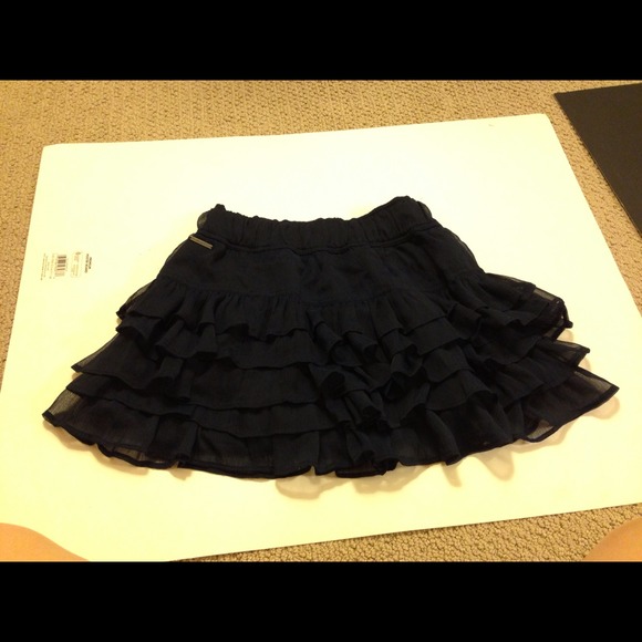 A&F navy blue skirt
