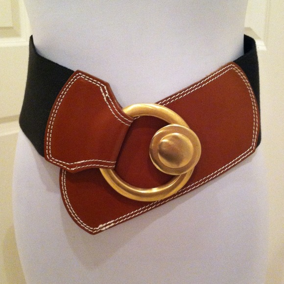 Liz Claiborne Belt, size M/L.  Elastic & leather.