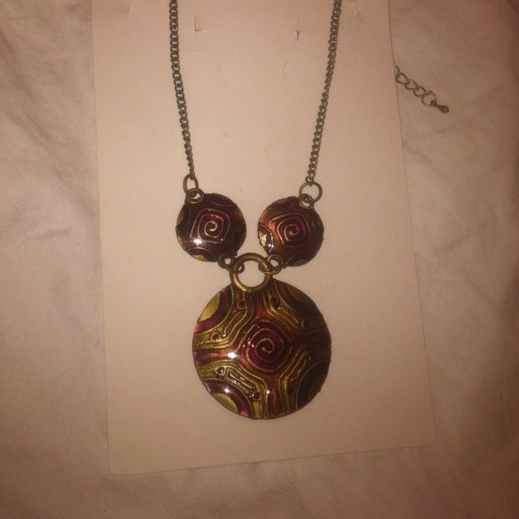 Purple necklace - Picture 2 of 2