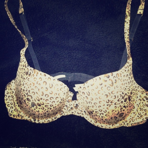 ❌❌Sold❌❌Sexy Cheetah Bra😘😉