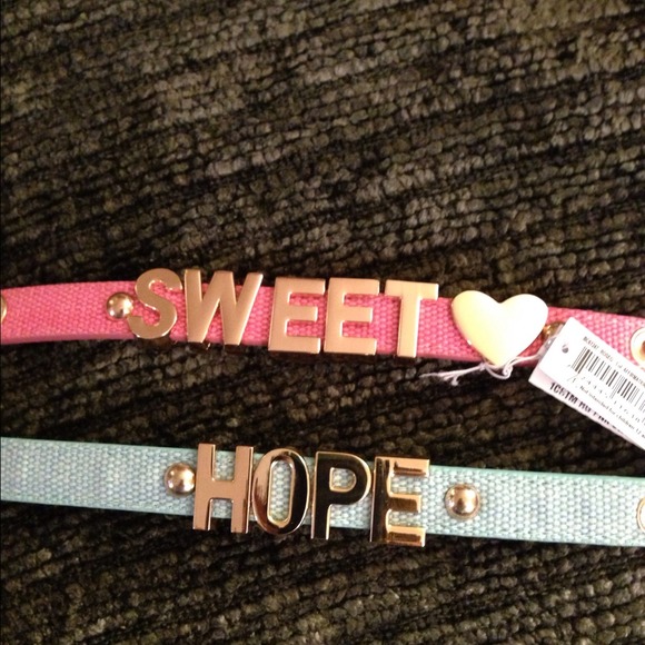 💢SOLD💢2 BCBG bracelets bundled