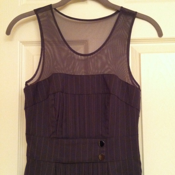 ❌Consignment❌Bebe gray with pink pinstripe dress - Picture 3 of 4