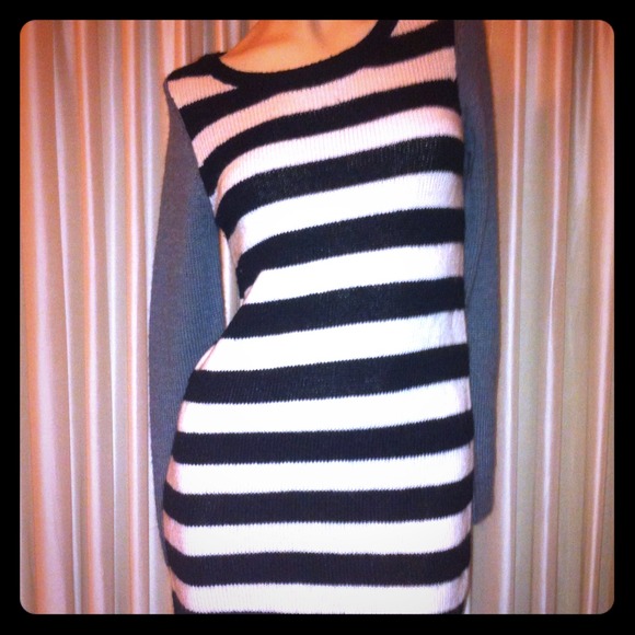 KNIT BLACK AND WHITE STRIPED SWEARER DRESS