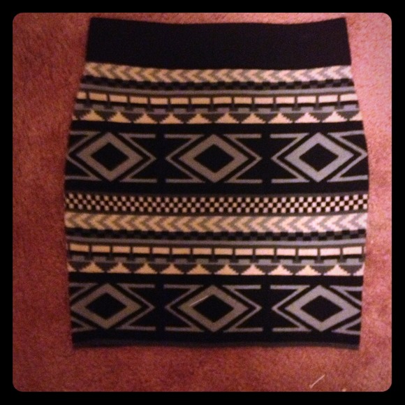 A Mexican styled pencil skirt - Picture 1 of 1