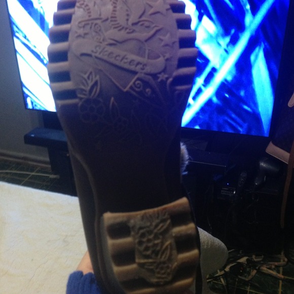 Shoes - Picture 2 of 2