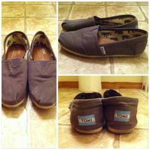 Gray TOMS!