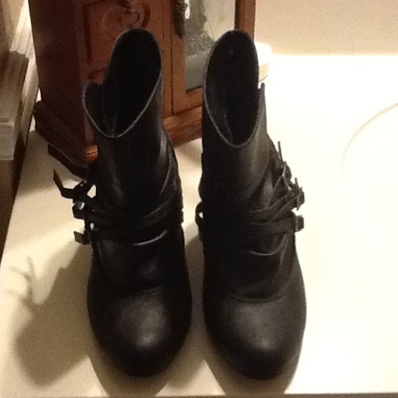 Black High Heeled Boots