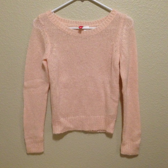 Soft pink knitted sweater