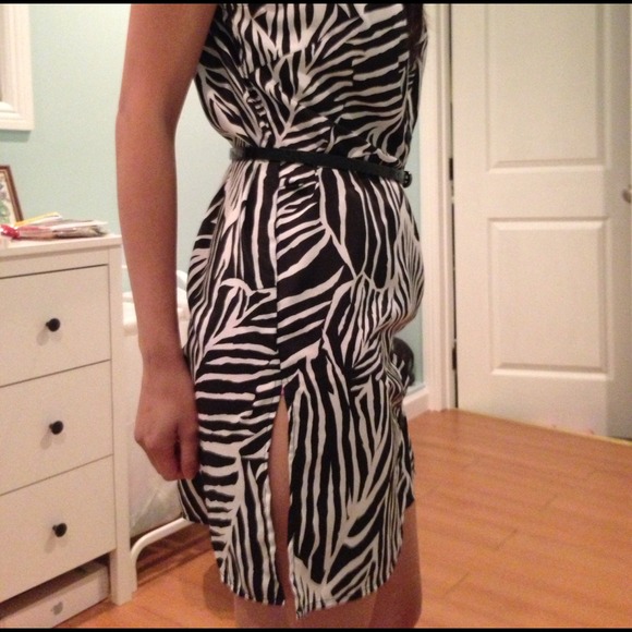 Black and white button up tunic - Picture 3 of 3