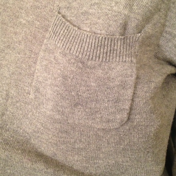 Grey pullover sweater. - Picture 2 of 4