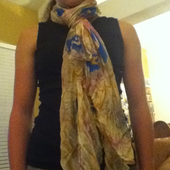 NWOT Feather scarf