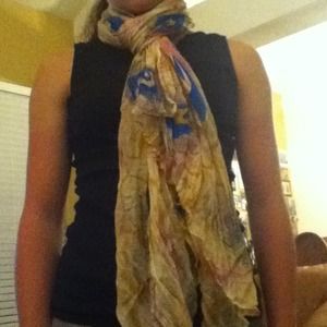 NWOT Feather scarf