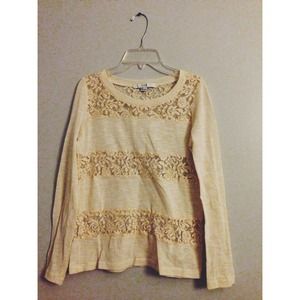 ❌SOLD❌Forever 21 lace cut out top ✨