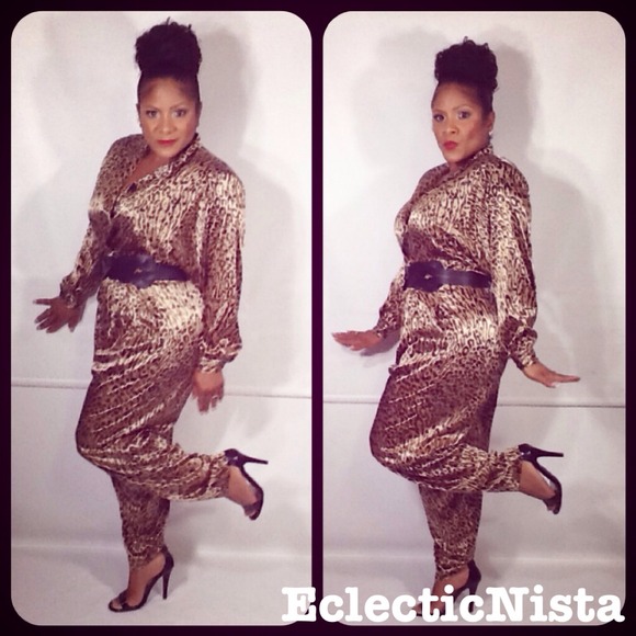 ❌SOLD❌REDUCED 7/27⬇️ Sateen Animal Print Jumpsuit - Picture 2 of 2