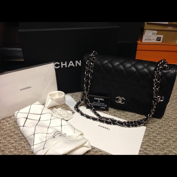 ⛔️Sold to a friend ⛔️💯 Authentic Chanel SHW Jumbo