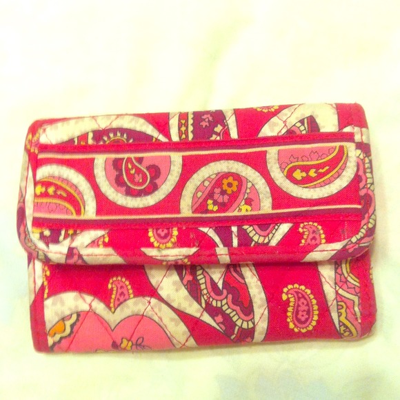 Vera Bradley Euro Wallet in Rosie Posies