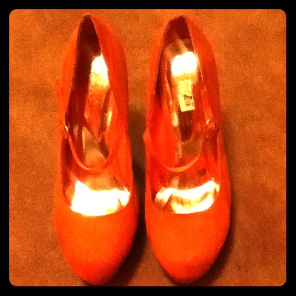 Coral Mary Jane heels - Picture 1 of 3