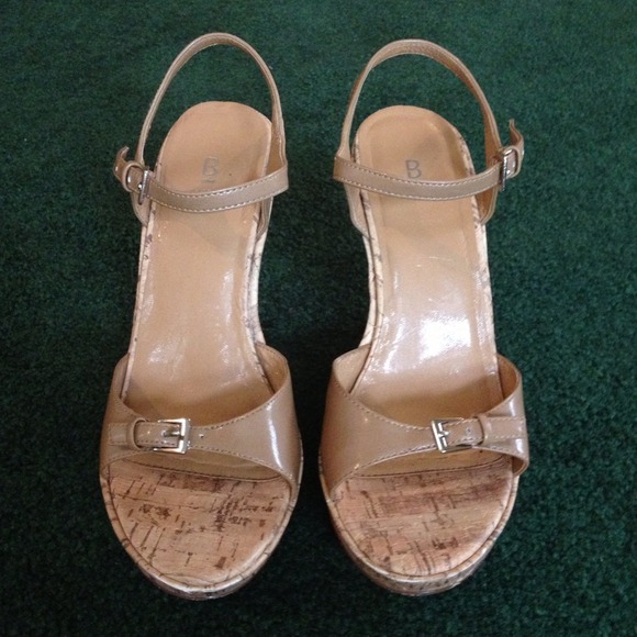 BAKERS Camel colored cork wedges👠 - Picture 2 of 4