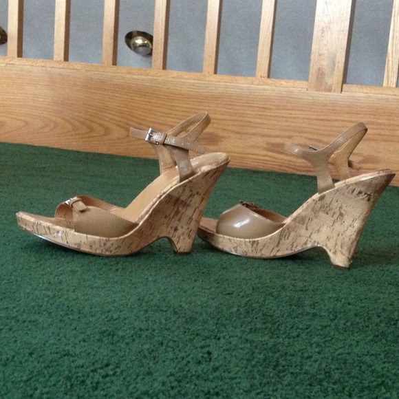 BAKERS Camel colored cork wedges👠 - Picture 3 of 4