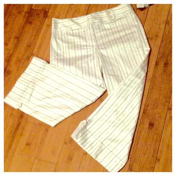 ❌SOLD❌Low Rise Pinstripe Capri Pants NWT sz 9