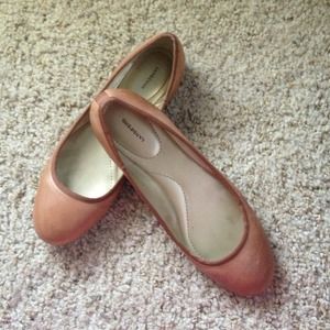 Lands End ballet flats in tan