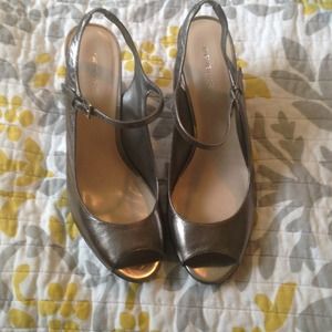 Jones New York pewter wedges -{size 7.5}