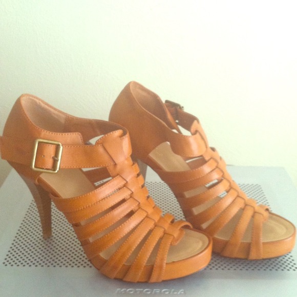 Tan  heels