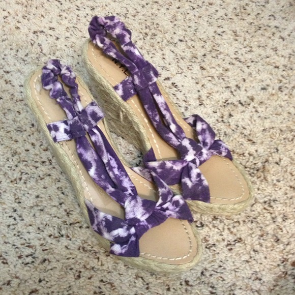 Purple tie dye wedges