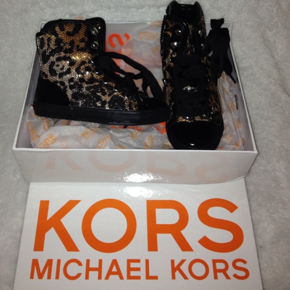 🌟SOLD🌟Toddler size 8. Michael kors high top