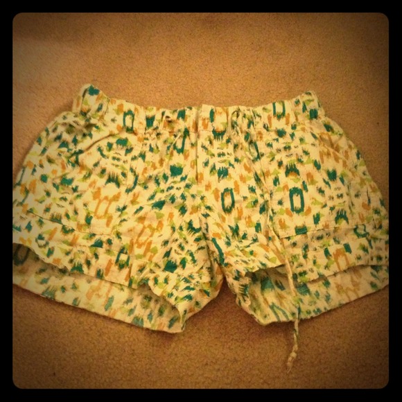 Patterned cute and cozy stylish shorts! - Picture 1 of 3