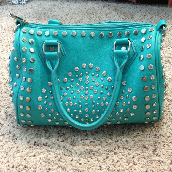 HOST PICK!!! 🎉 Sam Moon purse