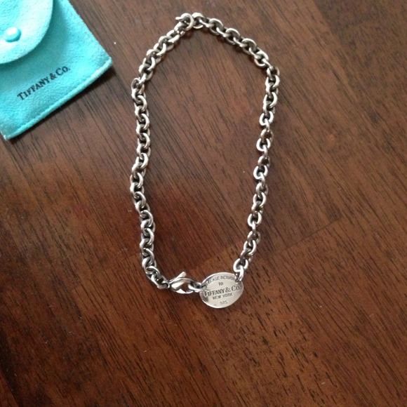 tiffany and co oval tag necklace