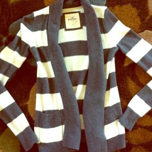 Hollister sweater, express jeans !