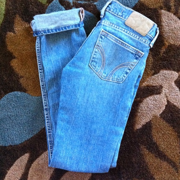 BUNDLE jeans,skirt, vs shirt, gray v neck  !!