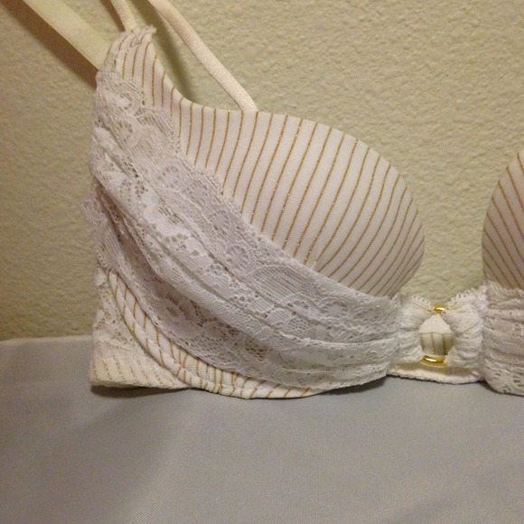 Aimerfeel Japan Bra - Picture 2 of 4