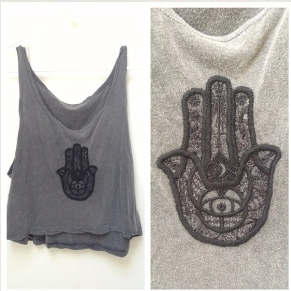 ❤️SOLD❤️ Brandy Melville gray hamsa crop tank.