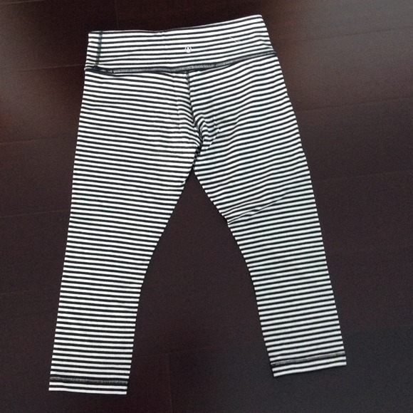 Lululemon crop pants