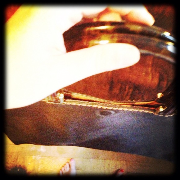 CLOSING SALE Italian Leather Tortoise Handle Tote - Picture 3 of 5