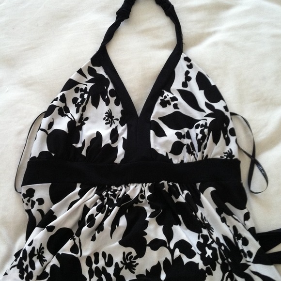 🎉🎉SALE🎉🎉Maxi Dress🎉🎉 - Picture 3 of 4