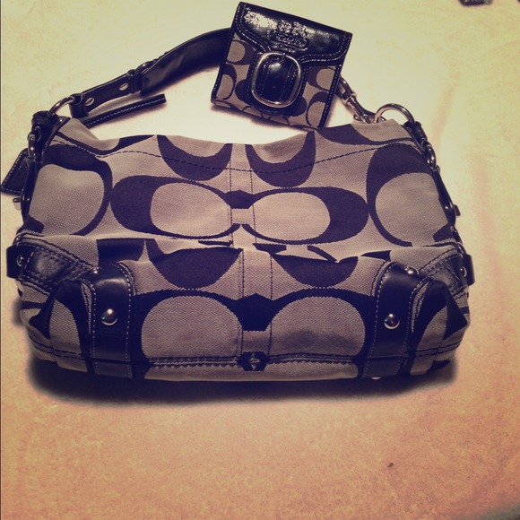 🎊🎉**SOLD*🎊🎉*Coach purse!