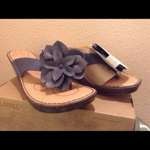 Born sandals